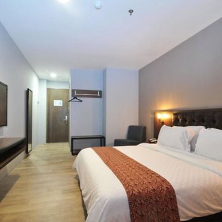 Grand Kangen Hotel Urip Sumoharjo Jogjakarta Buitenkant foto