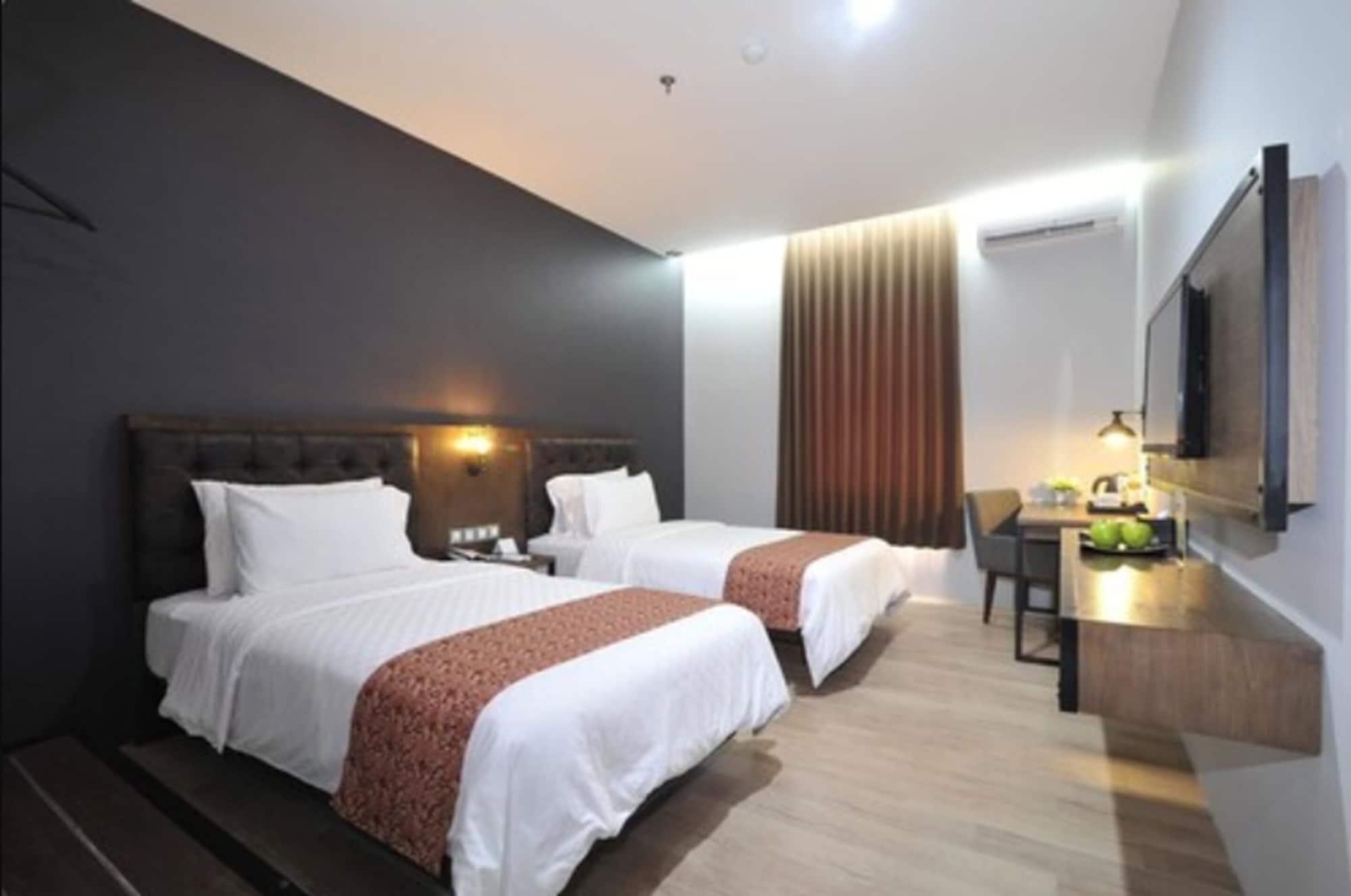 Grand Kangen Hotel Urip Sumoharjo Jogjakarta Buitenkant foto