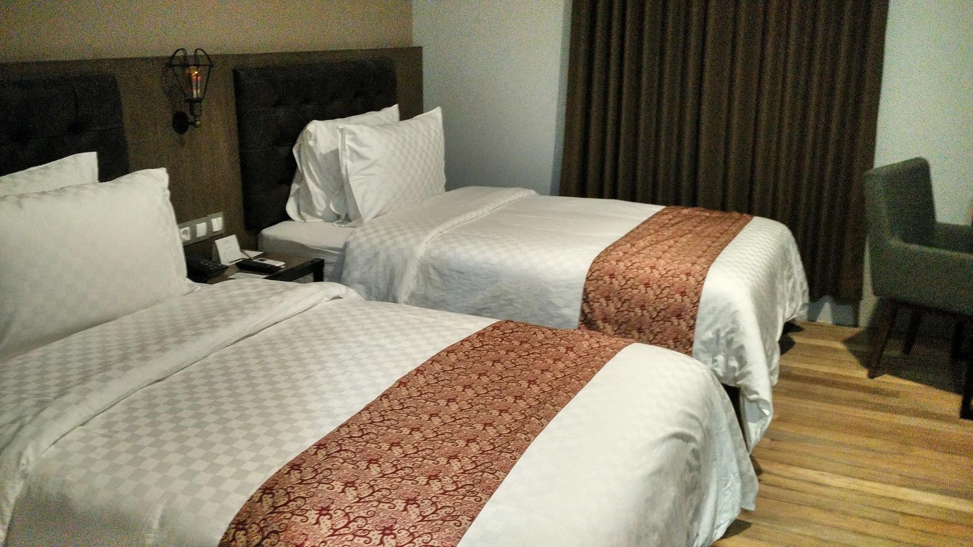 Grand Kangen Hotel Urip Sumoharjo Jogjakarta Buitenkant foto