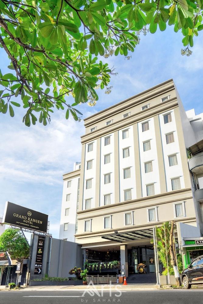 Grand Kangen Hotel Urip Sumoharjo Jogjakarta Buitenkant foto