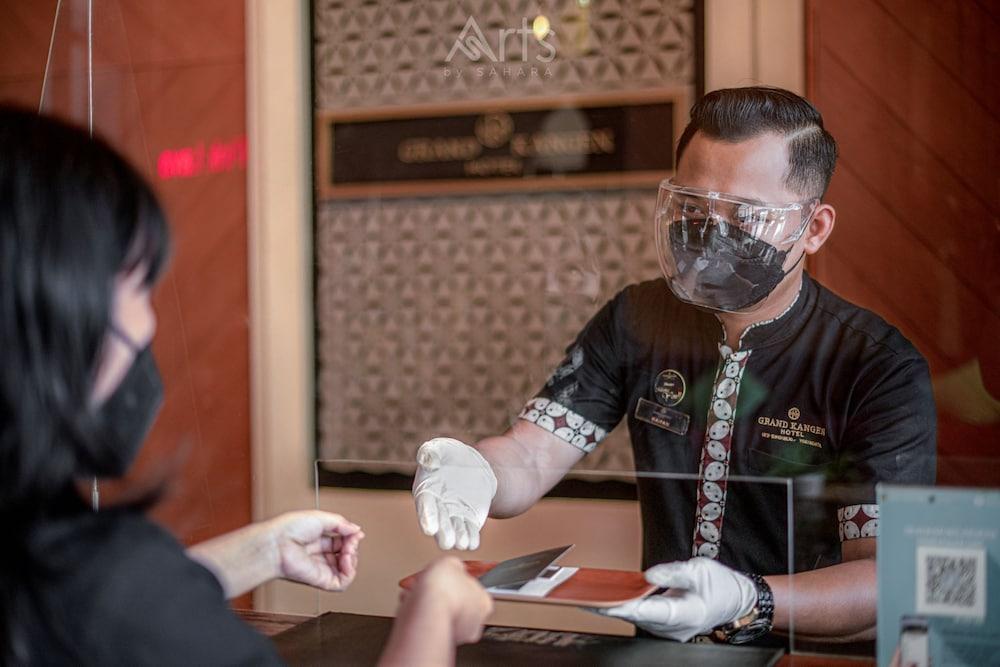 Grand Kangen Hotel Urip Sumoharjo Jogjakarta Buitenkant foto