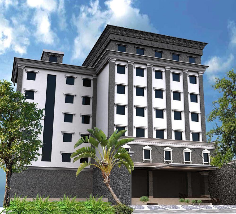 Grand Kangen Hotel Urip Sumoharjo Jogjakarta Buitenkant foto