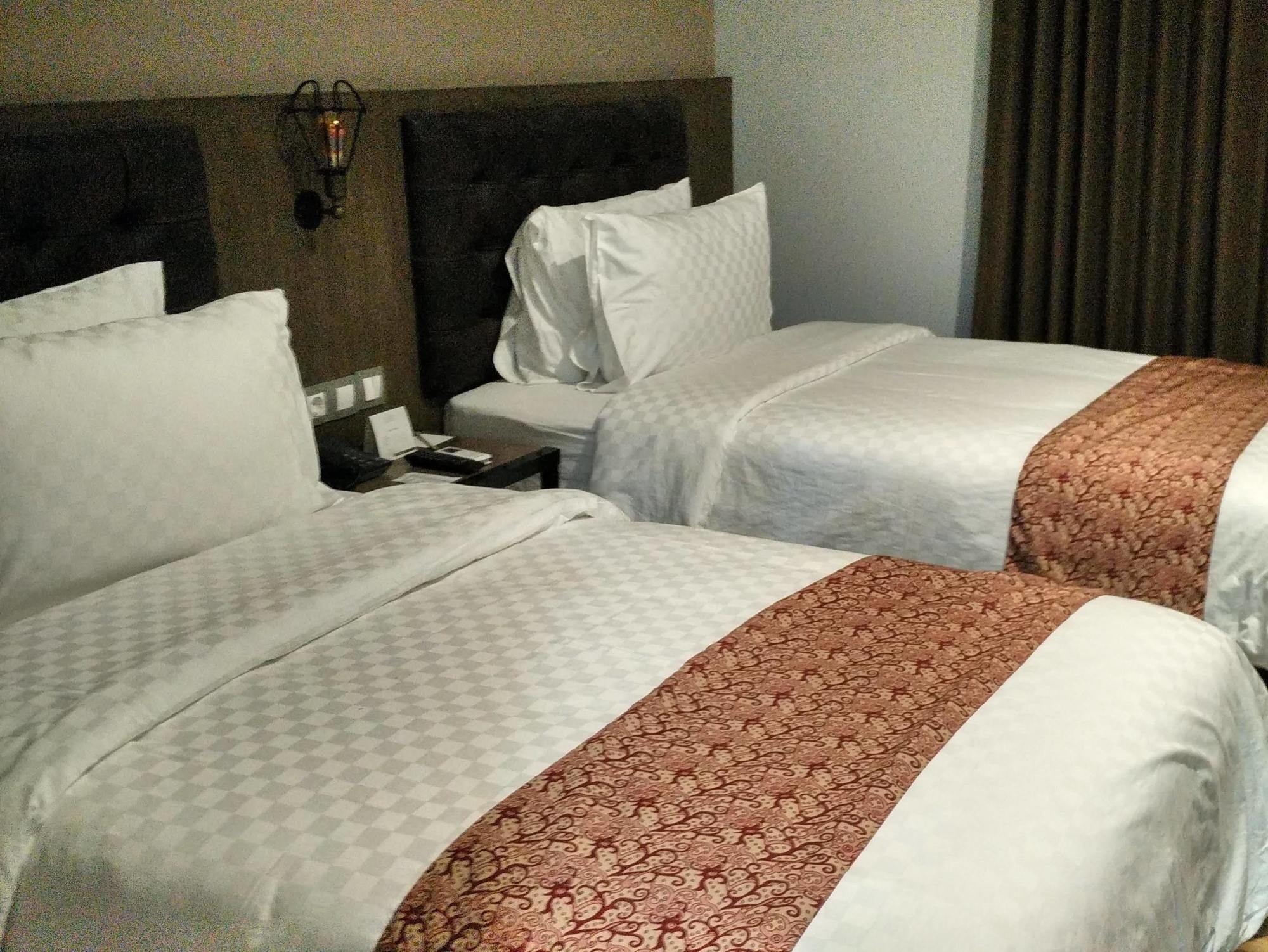 Grand Kangen Hotel Urip Sumoharjo Jogjakarta Buitenkant foto